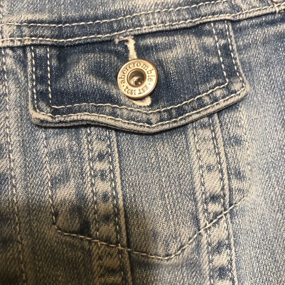 Abercrombie & Fitch  Kids Girls XL 14-16 Jean jacket crop - Picture 3 of 6